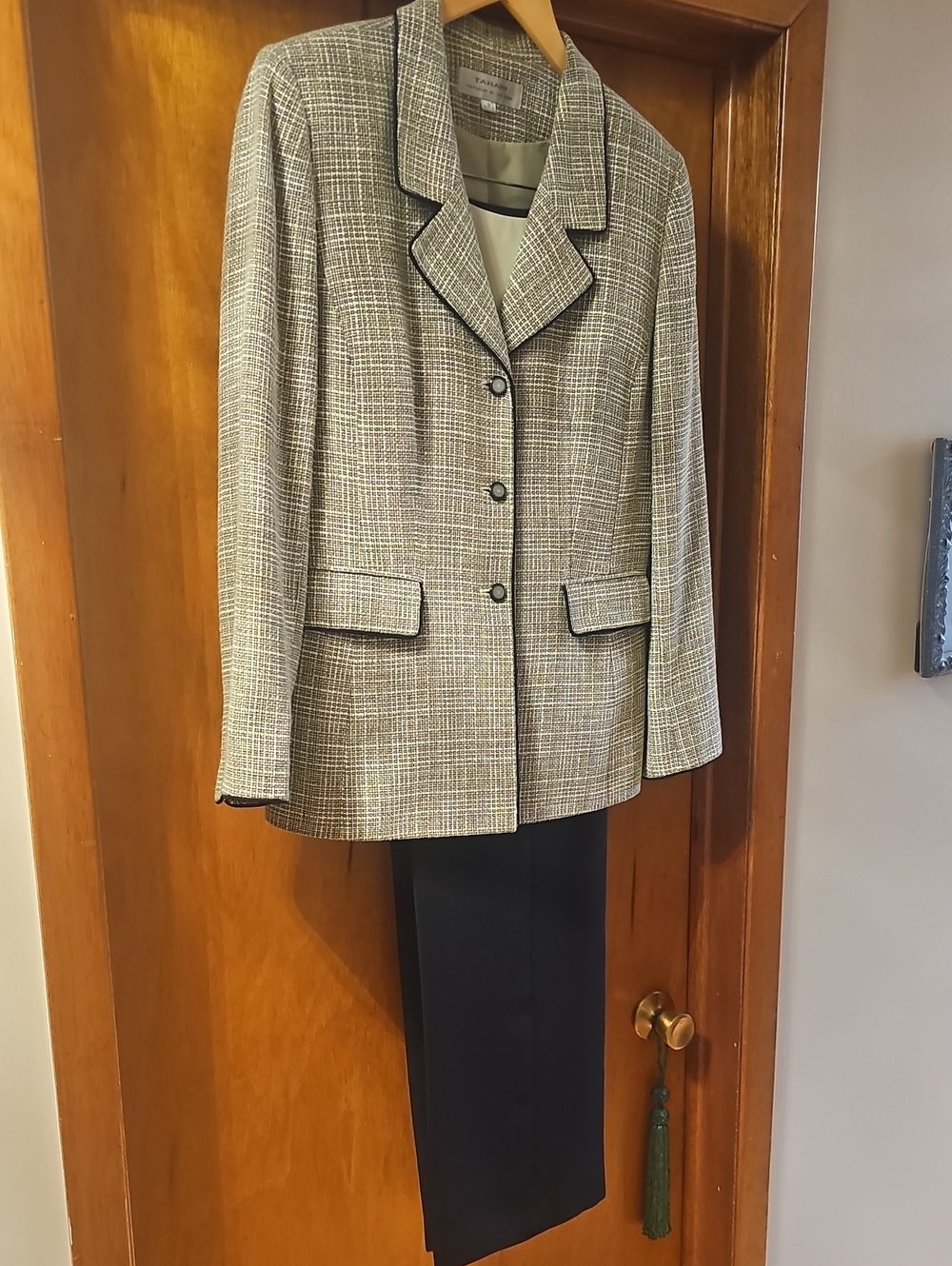 Womens 3 Piece Suit (Jacket & Top with Black Trim)
